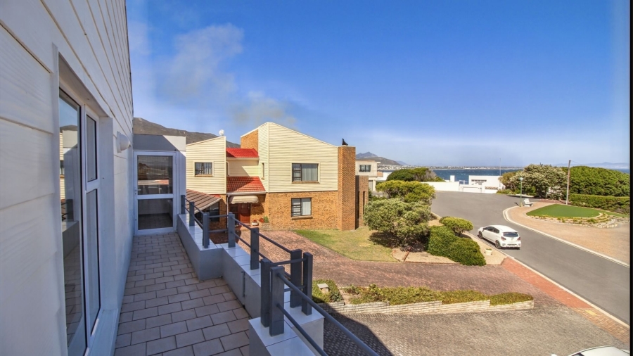 To Let 5 Bedroom Property for Rent in Vermont Western Cape